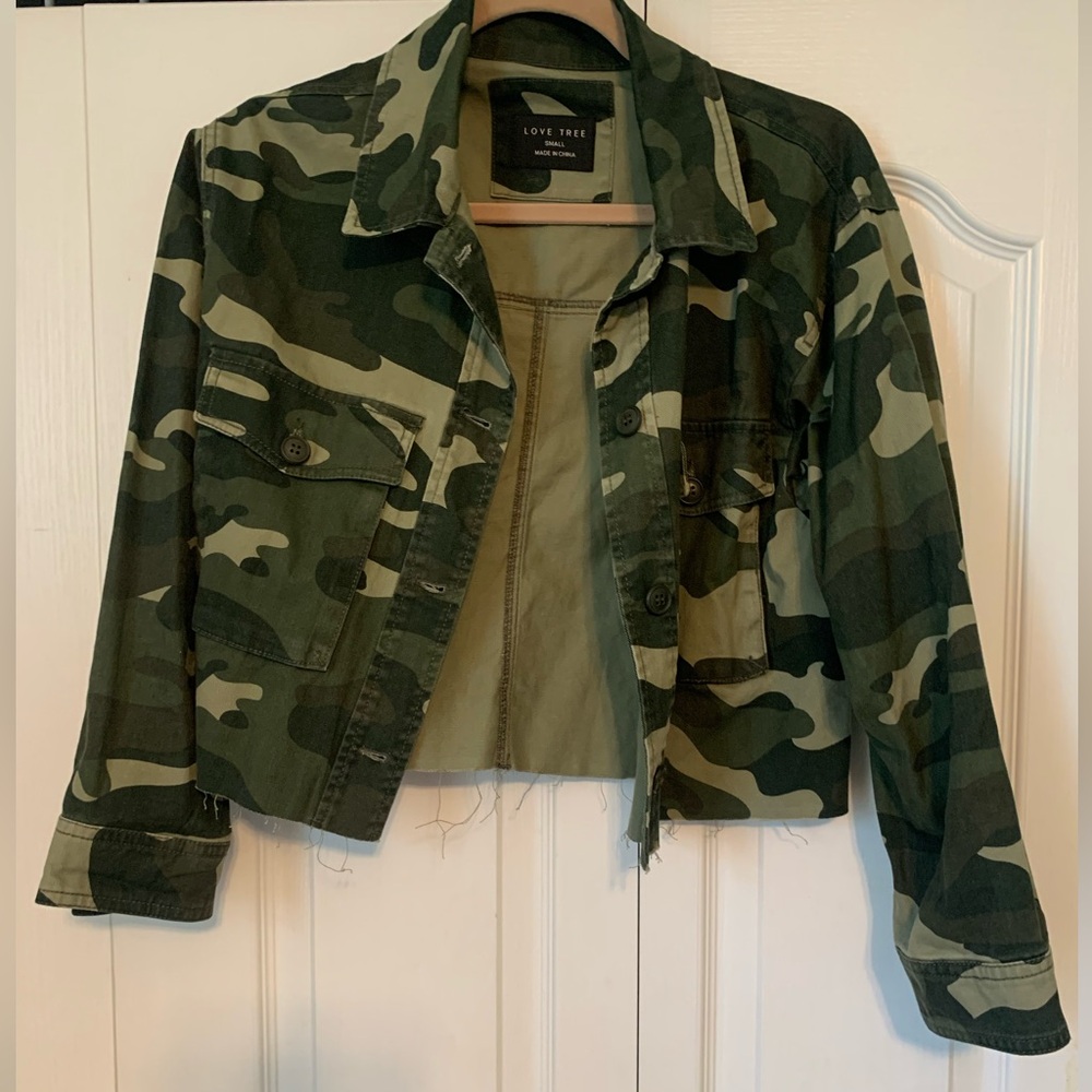 Love Tree Camouflage Army Green Cropped Jacket Size Small